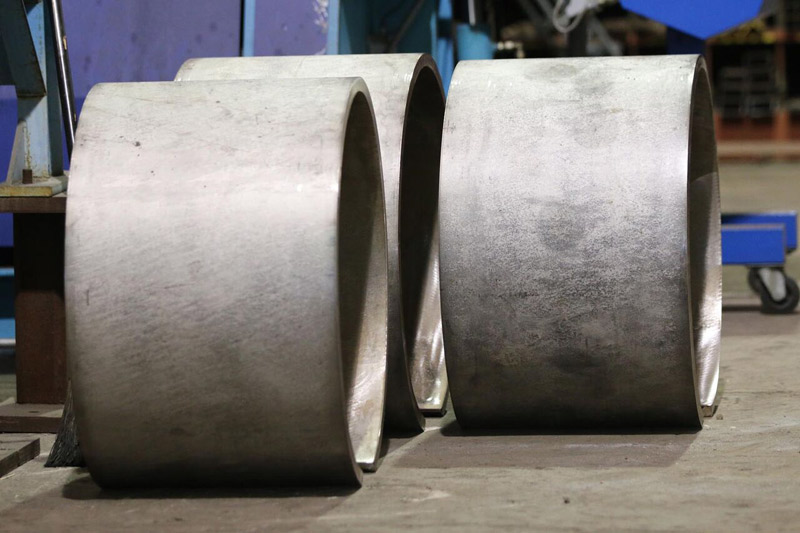 Custom cylinders rolled from 1" thick type 304 stainless steel